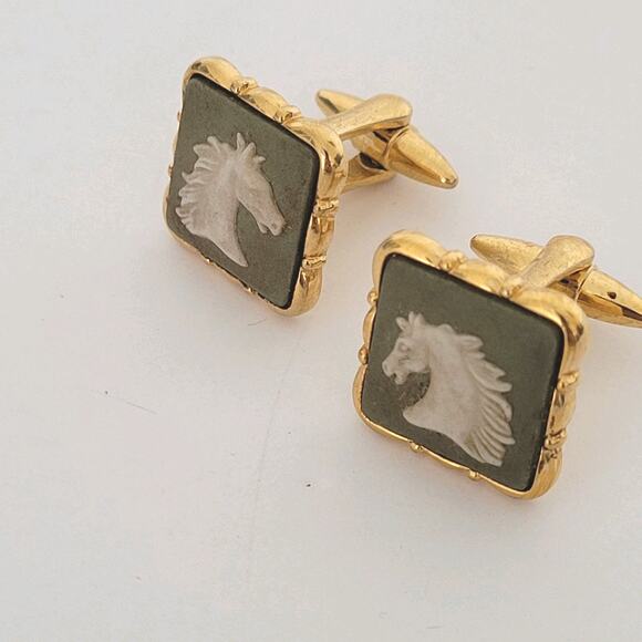 Wedgwood Jasperwear Cufflinks Set Gold Green Tone Horse Head England Square - Picture 2 of 7